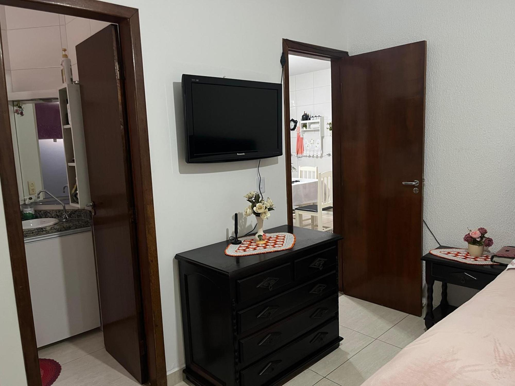 Casa Compartilhada Com Suite Privativa — Photos 1